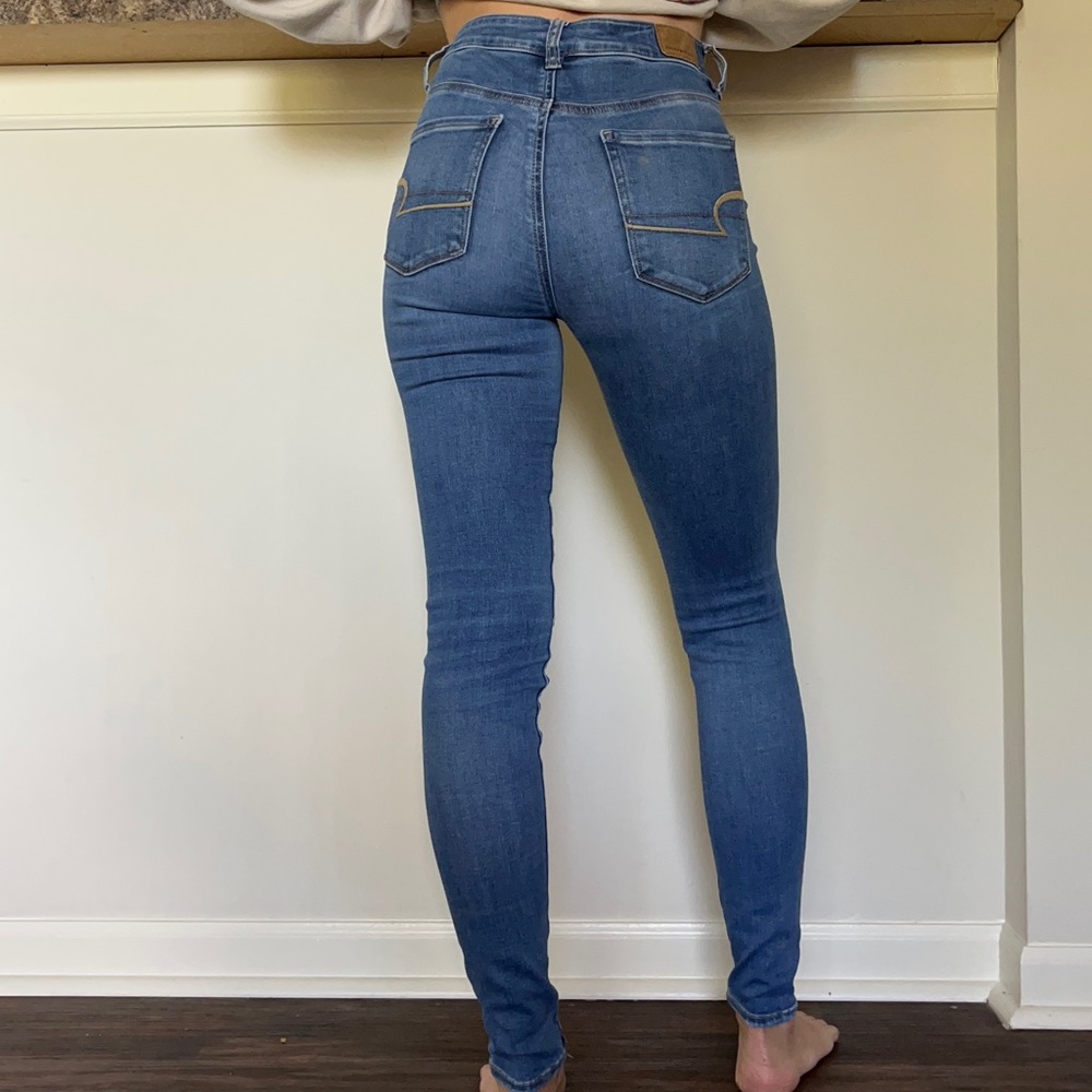 American Eagle Super Stretchy Classic Skinny Jeans - Size 2 - Barely Worn